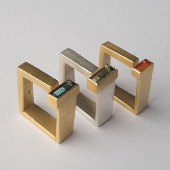 Silber- und Goldringe mit Steinen