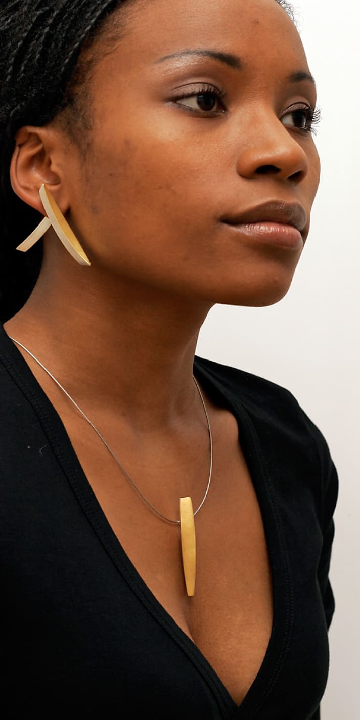 Kette und Ohrring aus Gold